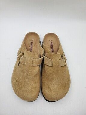 Gouluofei Slip-On Clog in Tan